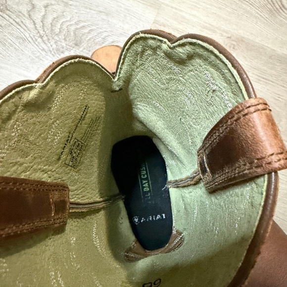 Ariat Tan Leather Cowboy Boots - Picture 11 of 14